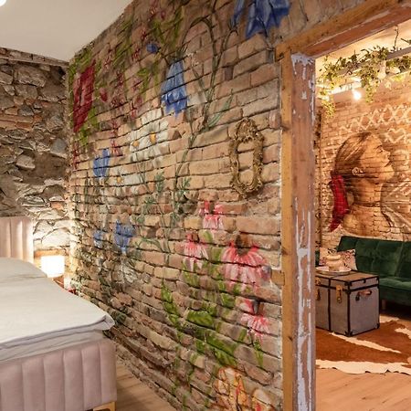 Accommodation At The Folklore Apartment 브라티슬라바 외부 사진