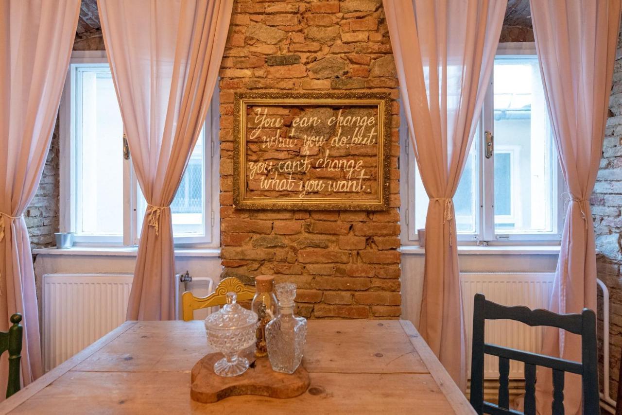 Accommodation At The Folklore Apartment 브라티슬라바 외부 사진