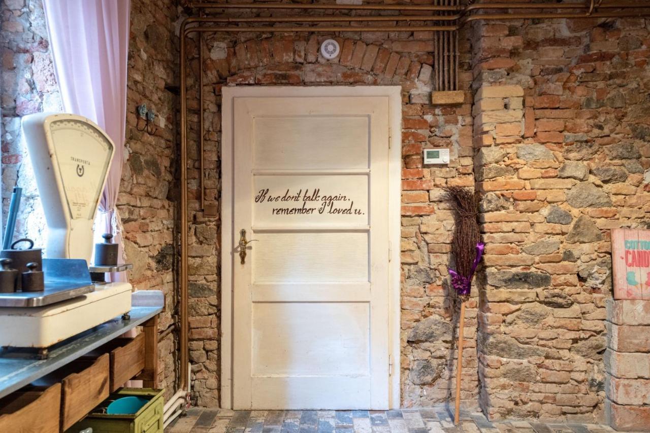 Accommodation At The Folklore Apartment 브라티슬라바 외부 사진