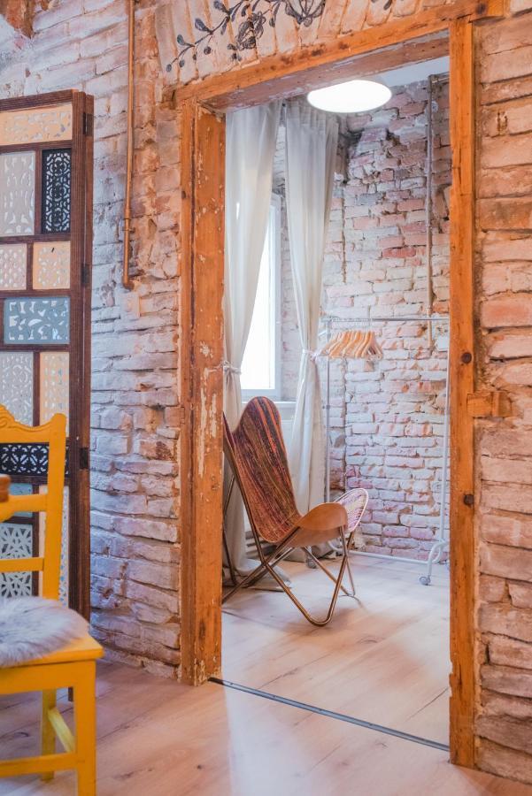 Accommodation At The Folklore Apartment 브라티슬라바 외부 사진